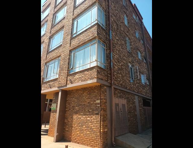 1 BEDROOM APARTMENT FOR SALE IN PRETORIA WEST